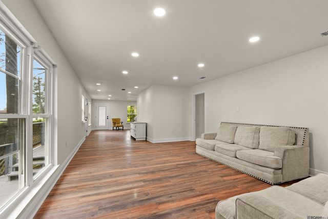 16290 Oakridge Dr, Prairieville, LA 70769