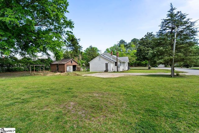 501 N Adair Street, Clinton, SC 29325