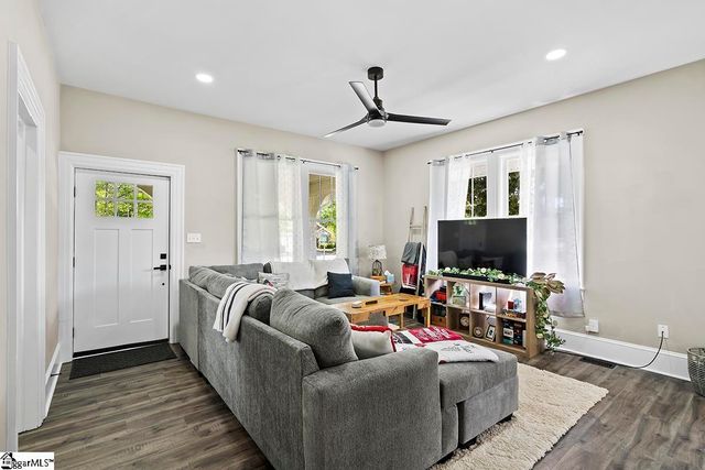 501 N Adair Street, Clinton, SC 29325