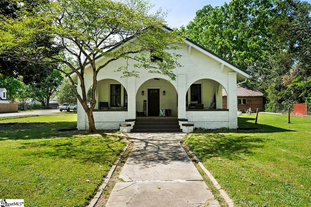 501 N Adair Street, Clinton, SC 29325