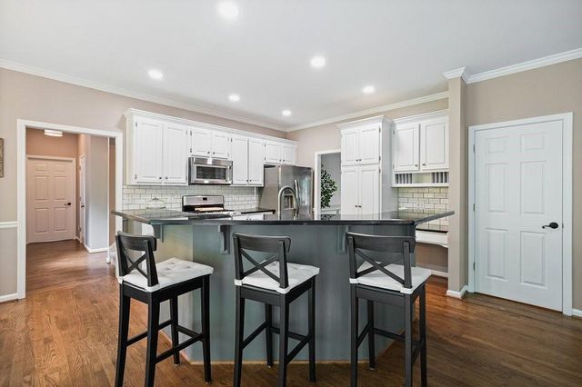 1011 Fairway Valley Drive, Woodstock, GA 30189