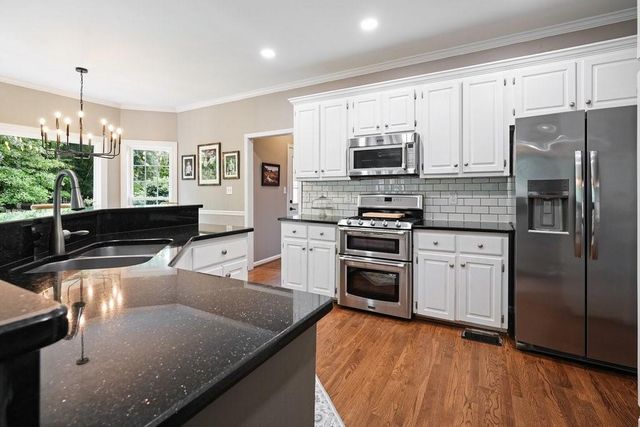 1011 Fairway Valley Drive, Woodstock, GA 30189