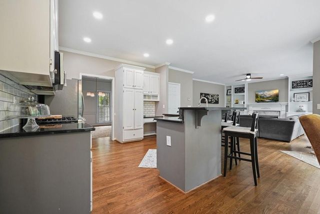 1011 Fairway Valley Drive, Woodstock, GA 30189
