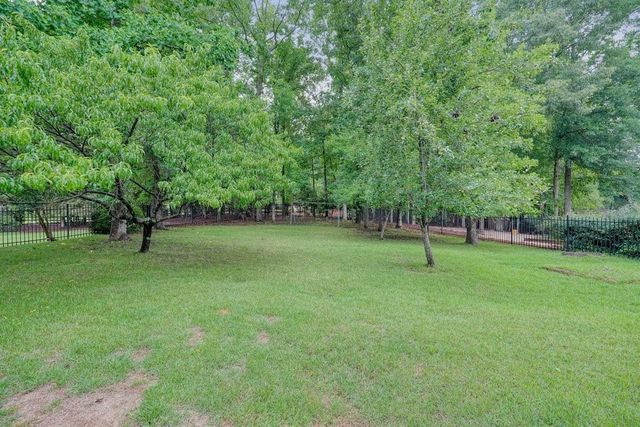 1011 Fairway Valley Drive, Woodstock, GA 30189
