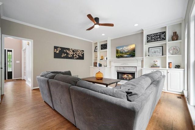 1011 Fairway Valley Drive, Woodstock, GA 30189