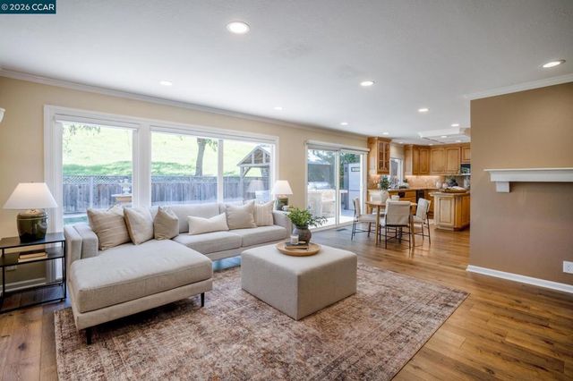 855 Columbine Ct, Danville, CA 94526