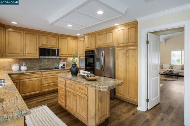 855 Columbine Ct, Danville, CA 94526