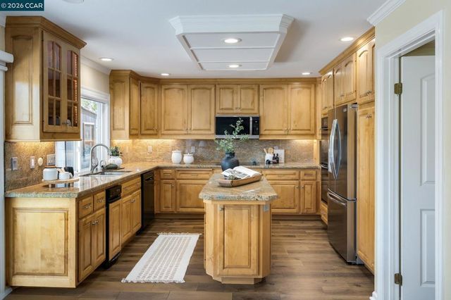 855 Columbine Ct, Danville, CA 94526