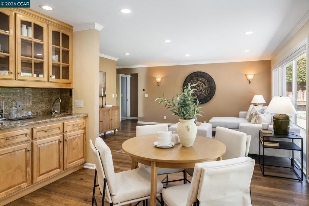 Image 11 of property listing at 855 Columbine Ct, Danville, CA 94526