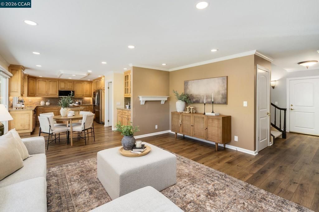 Image 14 of property listing at 855 Columbine Ct, Danville, CA 94526