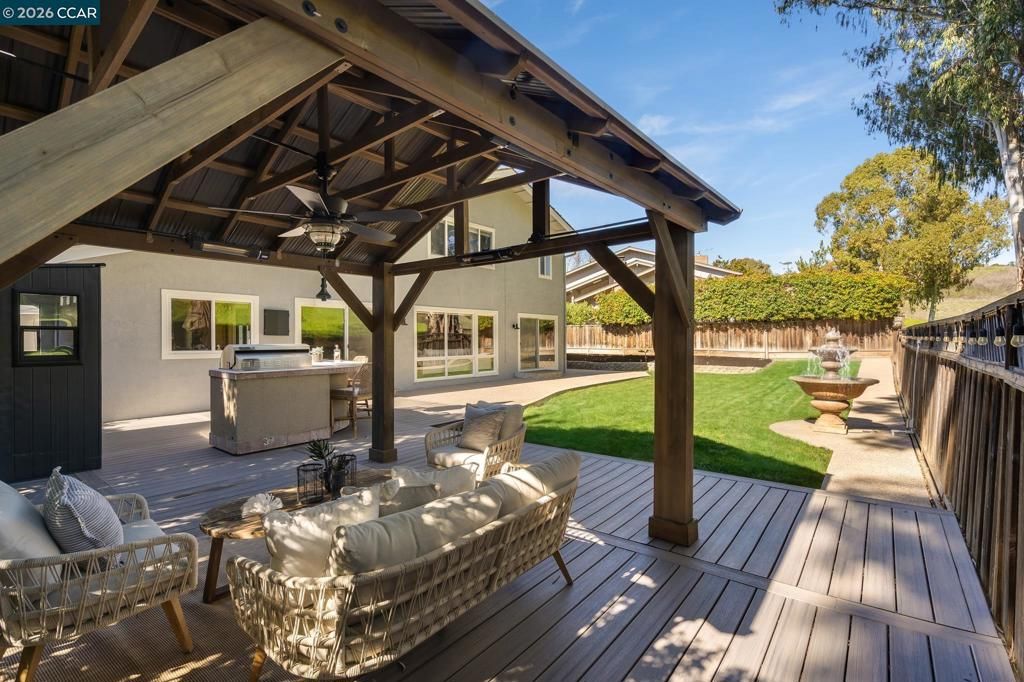 Image 22 of property listing at 855 Columbine Ct, Danville, CA 94526