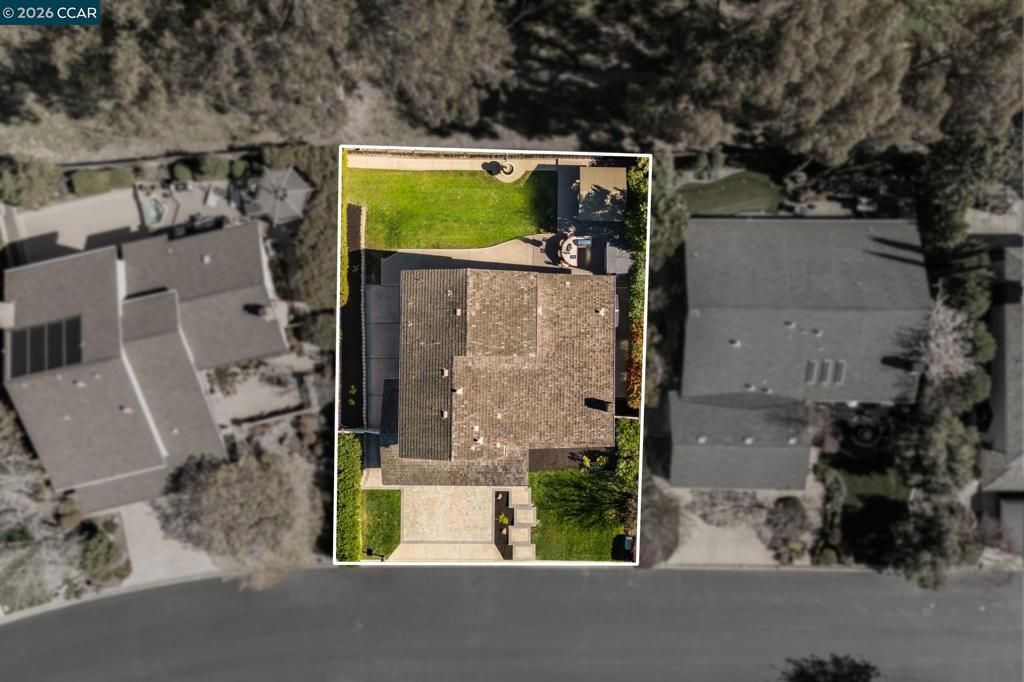 Image 28 of property listing at 855 Columbine Ct, Danville, CA 94526