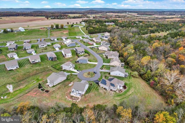 64 COOPER LN, Gettysburg, PA 17325