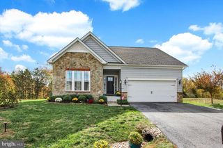 64 COOPER LN, Gettysburg, PA 17325