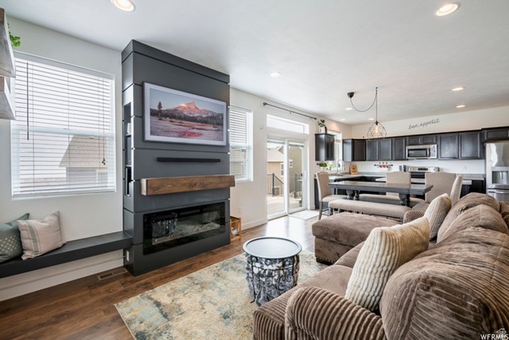281 W WILLOW CREEK DR, Saratoga Springs, UT 84045 — photo 4