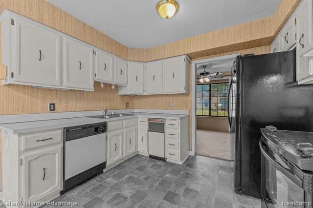 26692 Summerdale Drive, Southfield, MI 48033