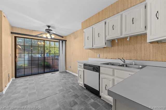 26692 Summerdale Drive, Southfield, MI 48033