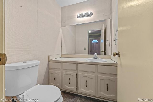 26692 Summerdale Drive, Southfield, MI 48033