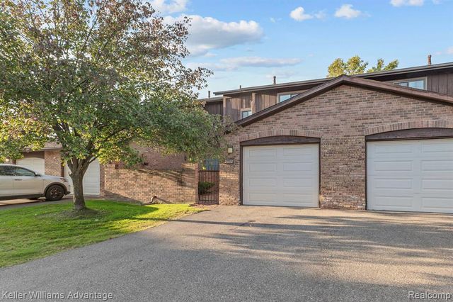 26692 Summerdale Drive, Southfield, MI 48033