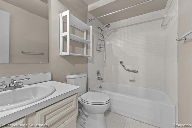 26692 Summerdale Drive, Southfield, MI 48033