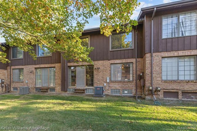 26692 Summerdale Drive, Southfield, MI 48033