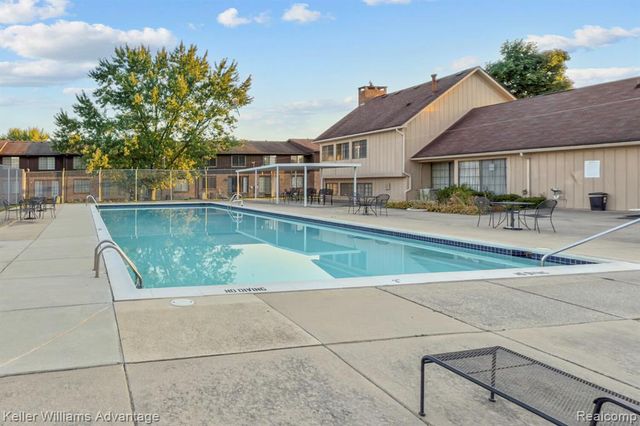 26692 Summerdale Drive, Southfield, MI 48033