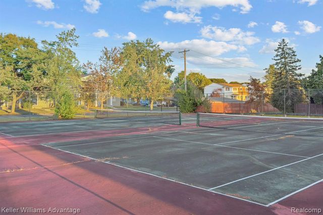 26692 Summerdale Drive, Southfield, MI 48033