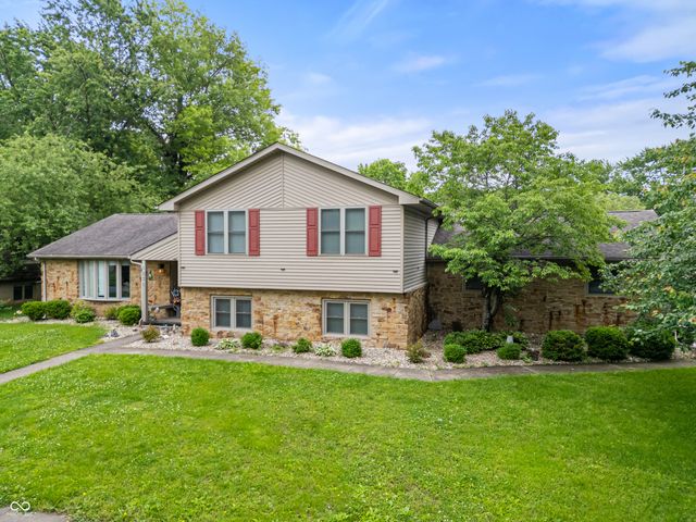1031 Parkside Drive, Columbus, IN 47203