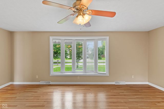 1031 Parkside Drive, Columbus, IN 47203