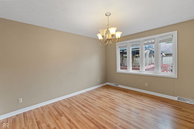 1031 Parkside Drive, Columbus, IN 47203