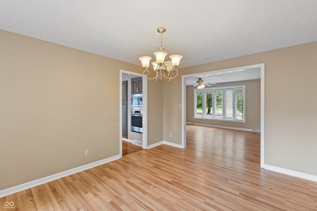 1031 Parkside Drive, Columbus, IN 47203