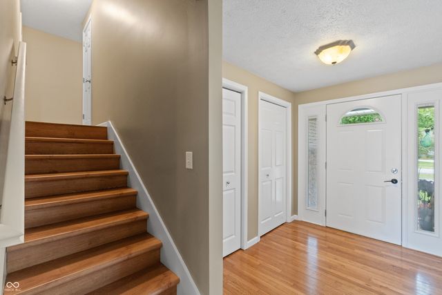 1031 Parkside Drive, Columbus, IN 47203