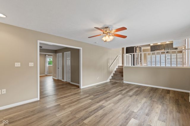 1031 Parkside Drive, Columbus, IN 47203