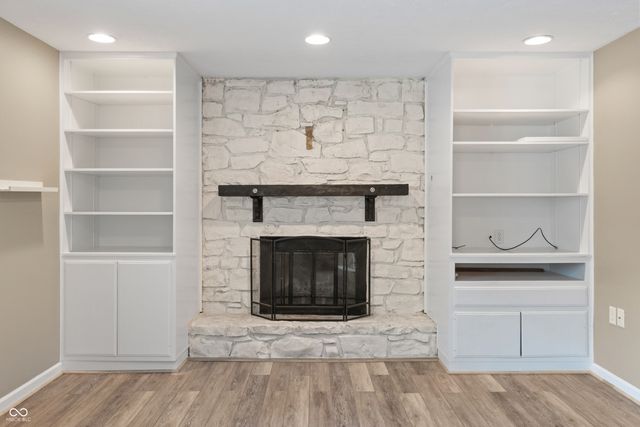 1031 Parkside Drive, Columbus, IN 47203
