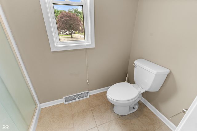 1031 Parkside Drive, Columbus, IN 47203