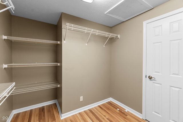 1031 Parkside Drive, Columbus, IN 47203