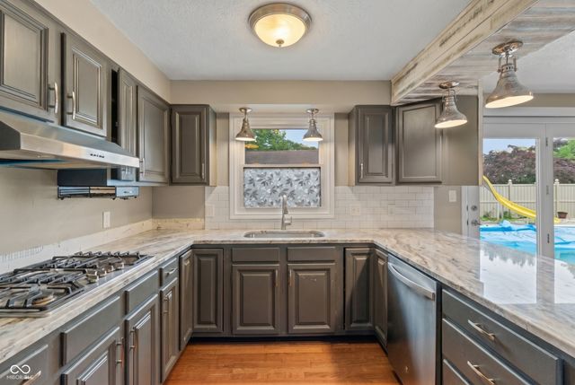 1031 Parkside Drive, Columbus, IN 47203