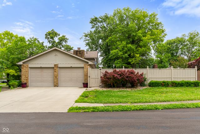 1031 Parkside Drive, Columbus, IN 47203