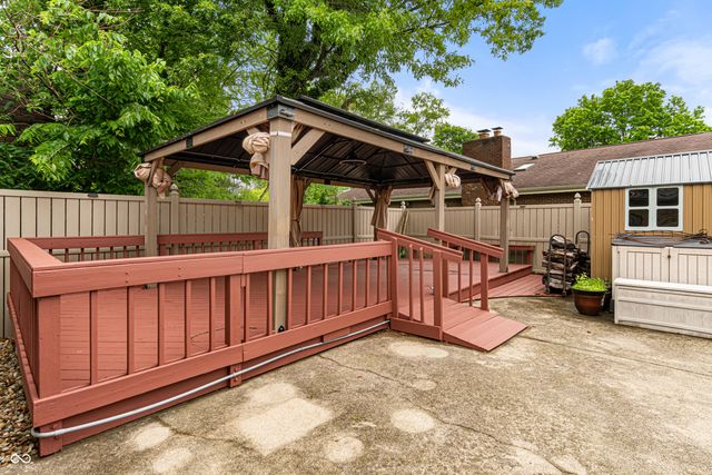 1031 Parkside Drive, Columbus, IN 47203