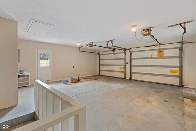 1031 Parkside Drive, Columbus, IN 47203