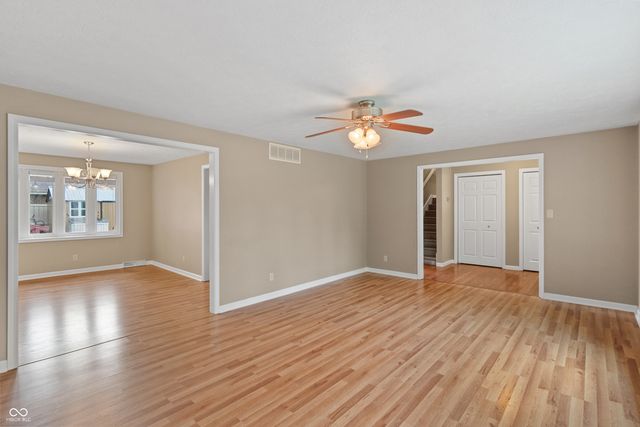 1031 Parkside Drive, Columbus, IN 47203