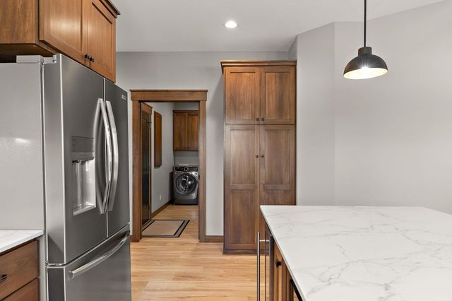 1060 Legend Lane, River Falls, WI 54022