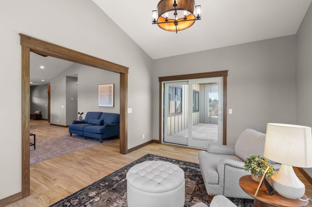 1060 Legend Lane, River Falls, WI 54022