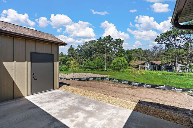 1060 Legend Lane, River Falls, WI 54022