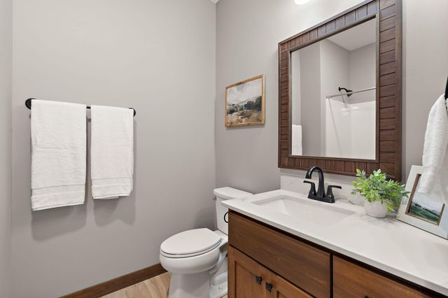 1060 Legend Lane, River Falls, WI 54022