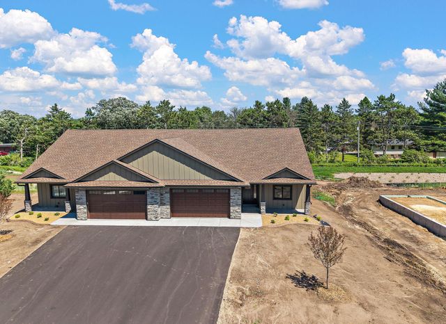 1060 Legend Lane, River Falls, WI 54022