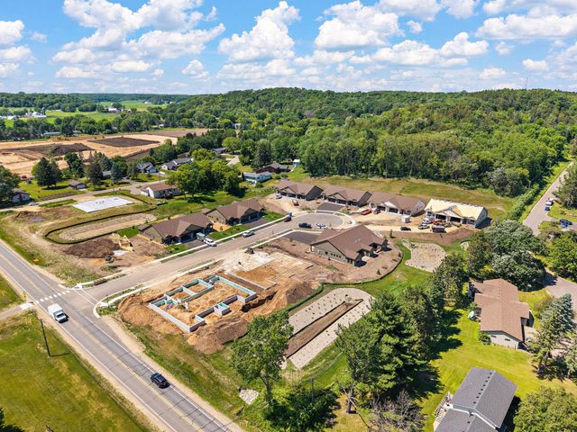 1060 Legend Lane, River Falls, WI 54022