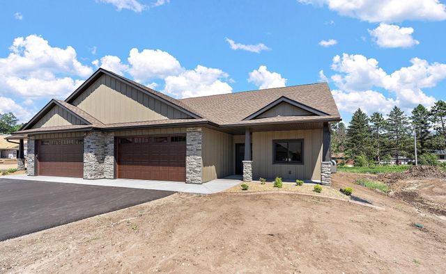 1060 Legend Lane, River Falls, WI 54022