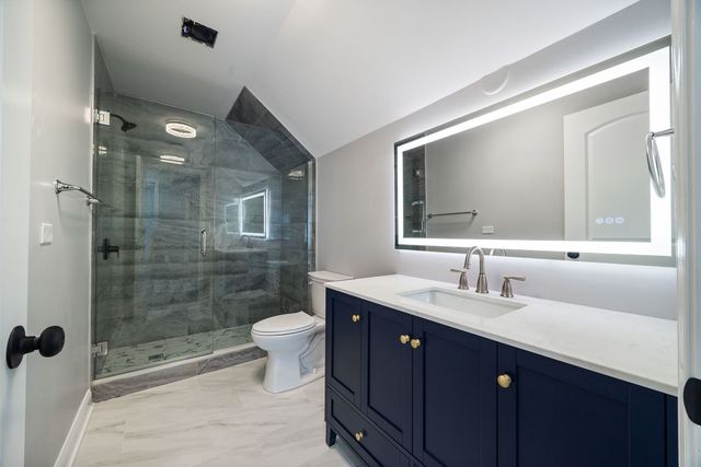 907 Glenwood Avenue, Joliet, IL 60435