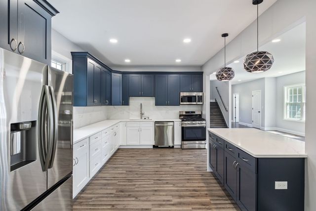 907 Glenwood Avenue, Joliet, IL 60435